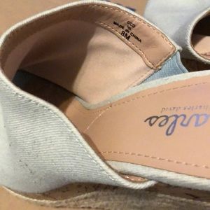 Size 8 Charles by Charles David wedge peep toe shoes grey